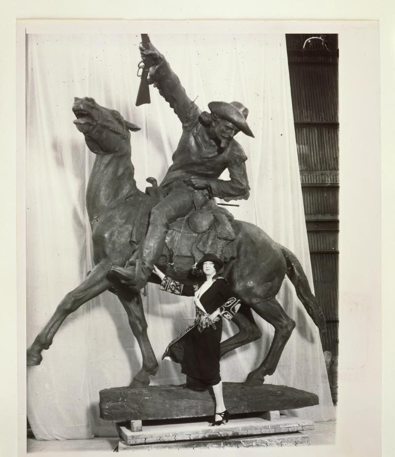 Gertrude Vanderbilt Whitney with her Buffalo Bill - The Scout sculpture, ca. 1923. MS 6 William F. Cody Collection., McCracken Research Library. P.69.185