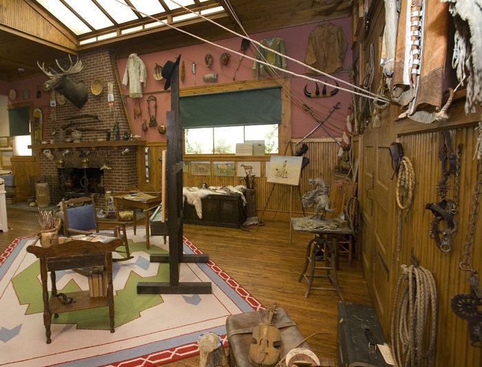 Studio creation in the Center of the West
