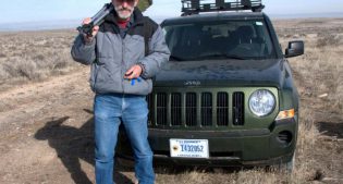 Mike Kochert shares his work on golden eagles over his 50-year career at an August 1 lecture.