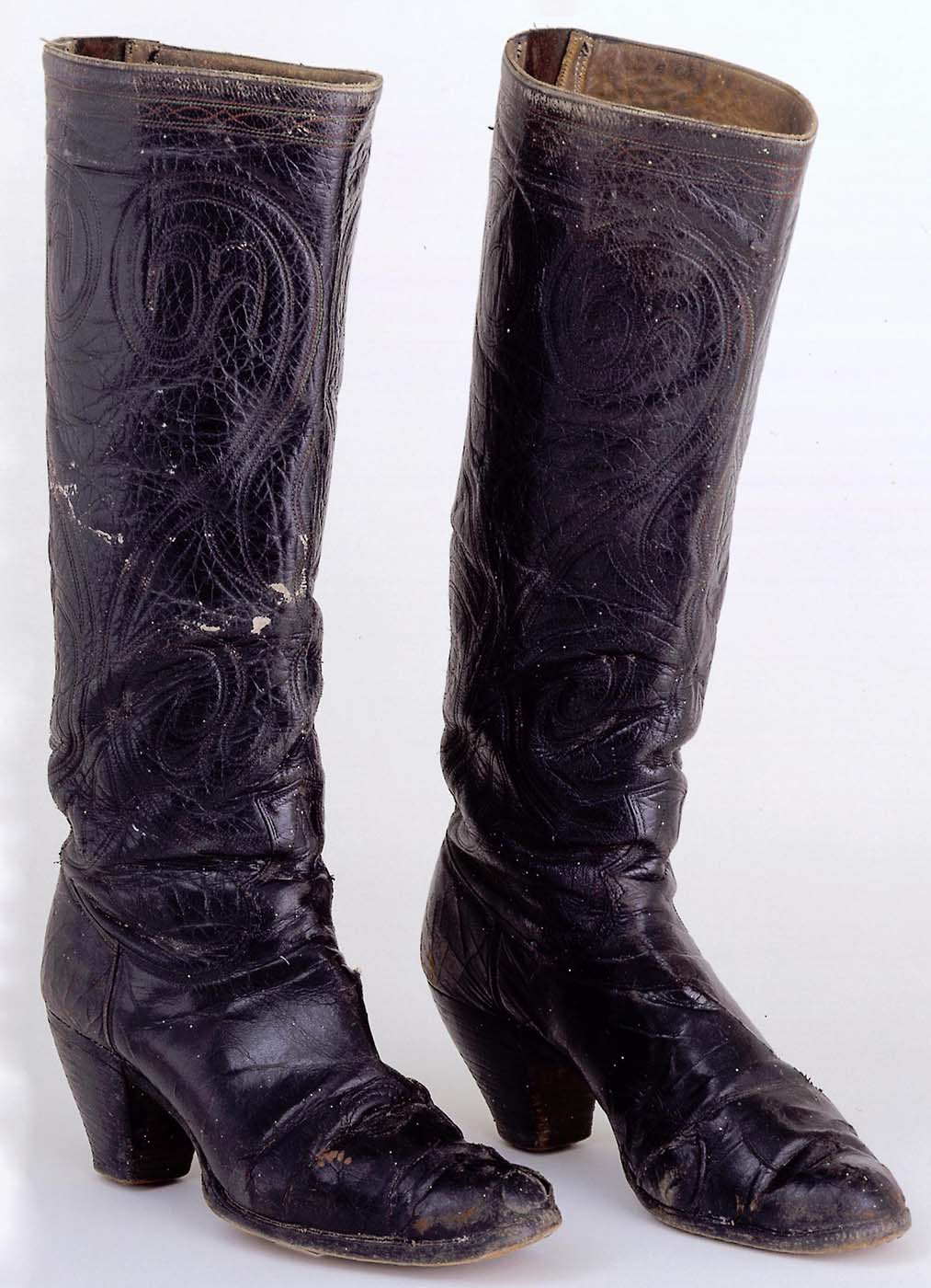 Buffalo leather cowboy outlet boots