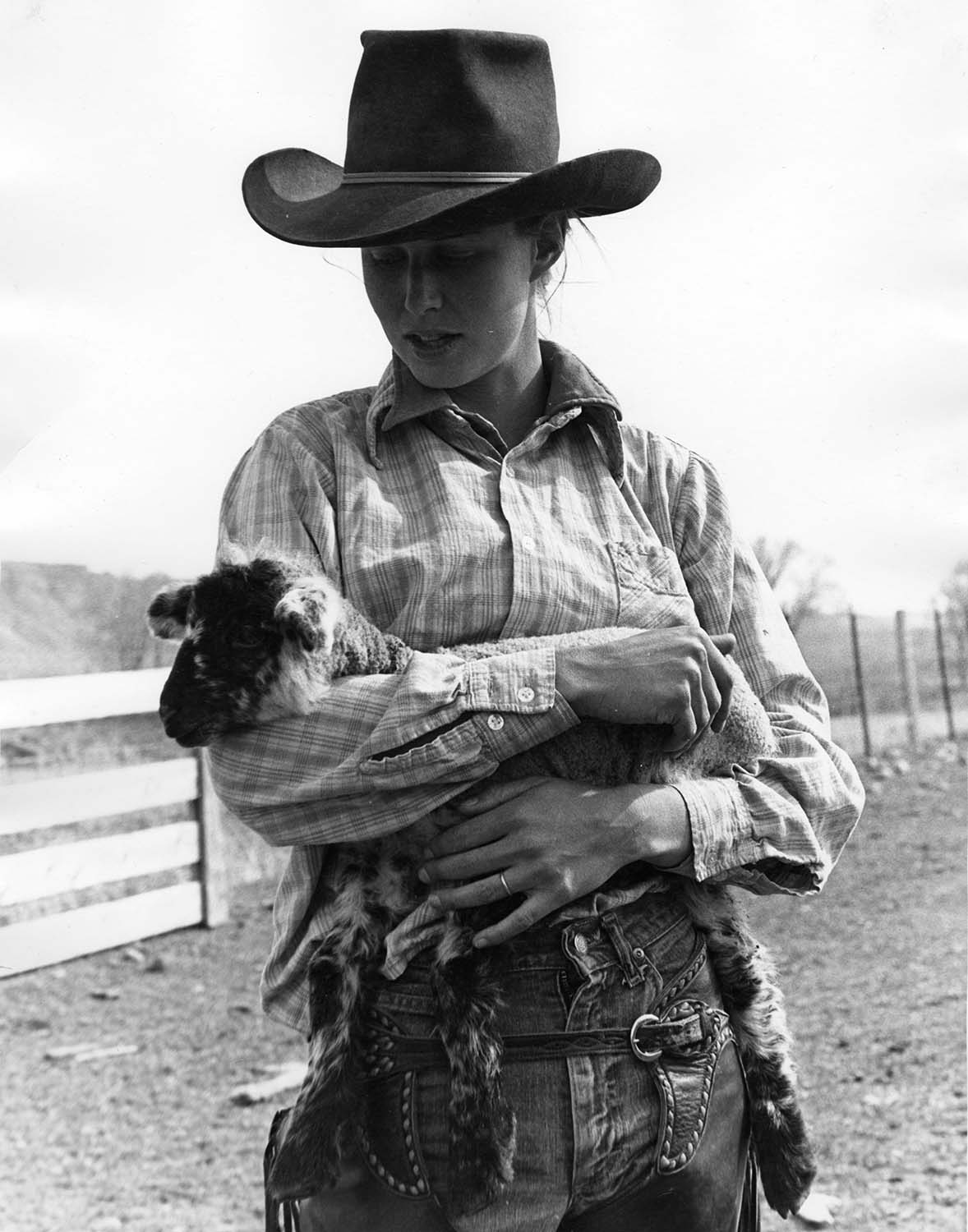 James Bama (1926 – 2022), Dede Fales, Antlers Ranch, 1976. Black and white photograph, 14 x 11 inches. Buffalo Bill Center of the West, Cody, WY. Gift of James Bama, 2007. MS 243 James Bama Collection, McCracken Research Library. P.243.02473